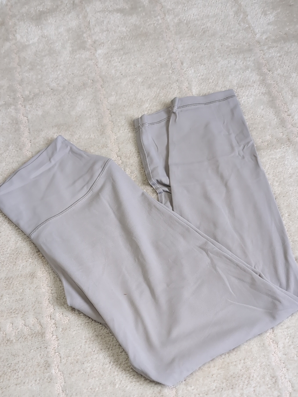 Aritzia High-Waist Leggings in Light Gray